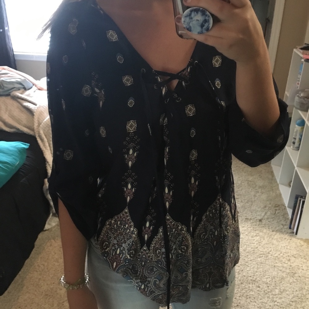 Long sleeved bohemian styled tie-up blouse
